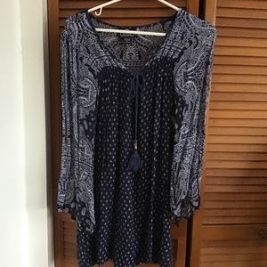 Angie blouse medium will fit large